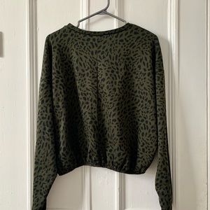 Green leopard sweater size L